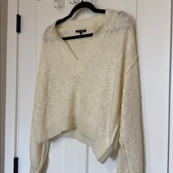 Asbury V-neck Sweater - Picture 6 of 10